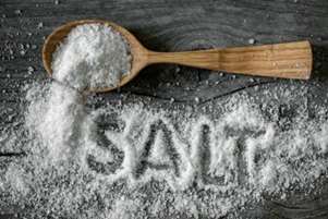 بیشتر بدانیم؛ ارتباط بین مصرف زیاد نمک (سدیم) و پوکی استخوان