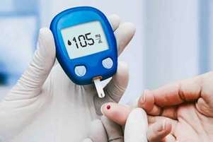 بمناسبت هفته ملی پیشگیری از دیابت، بیشتر بدانیم! تأثیر دیابت بر دهان و دندان؛ از خشکی دهان تا بیماری‌های لثه