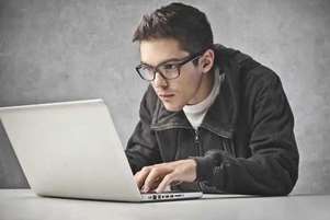 در زمان بحران بیشتر بدانیم؛ چالش‌ها و راهکارهای مدیریت حضور نوجوانان در شبکه‌های مجازی در بحران‌ها